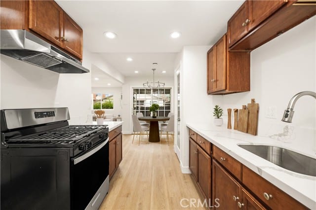 9166 Cerritos Avenue