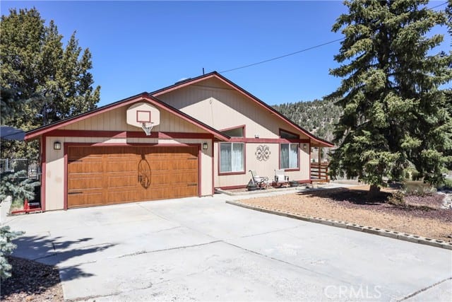 1210 Crestwood