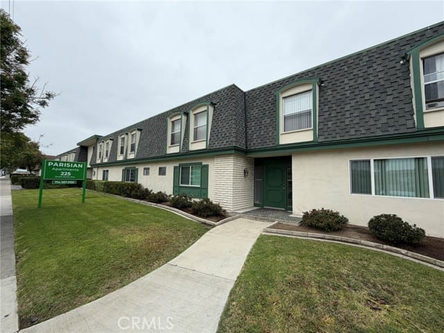 225 South Knott