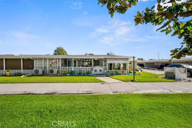 1641 Monterey Rd M2-18A, Seal Beach, CA 90740