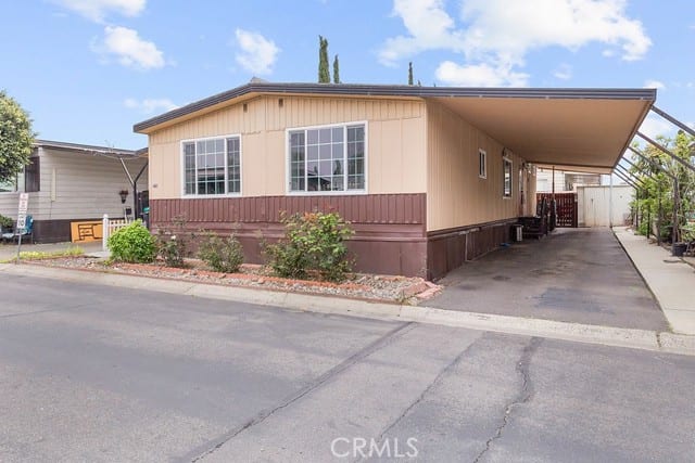 320 North Park Vista Street