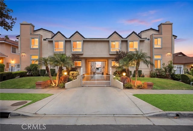 216 South Marengo