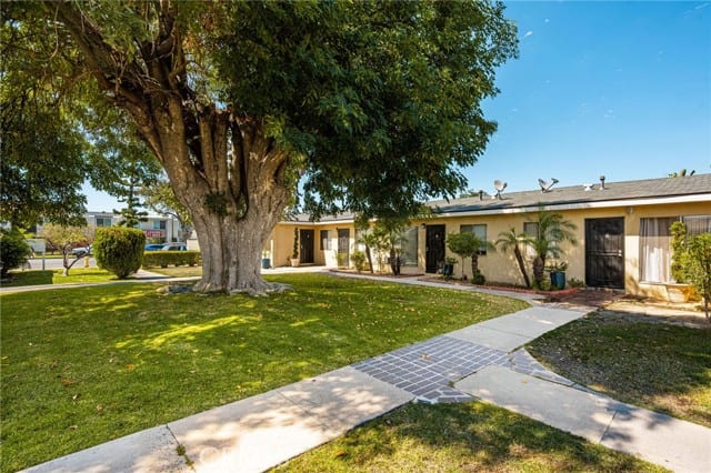 1256 North Placentia