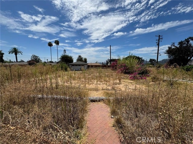 16 East Altadena Drive