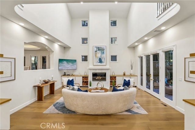 2300 John Street, Manhattan Beach, CA 90266
