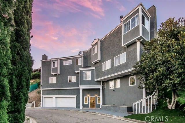 23200 Cass Avenue, Woodland Hills, CA 91364