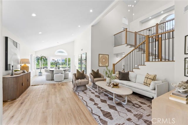 8 Del Rey, 17, Irvine, CA 92612