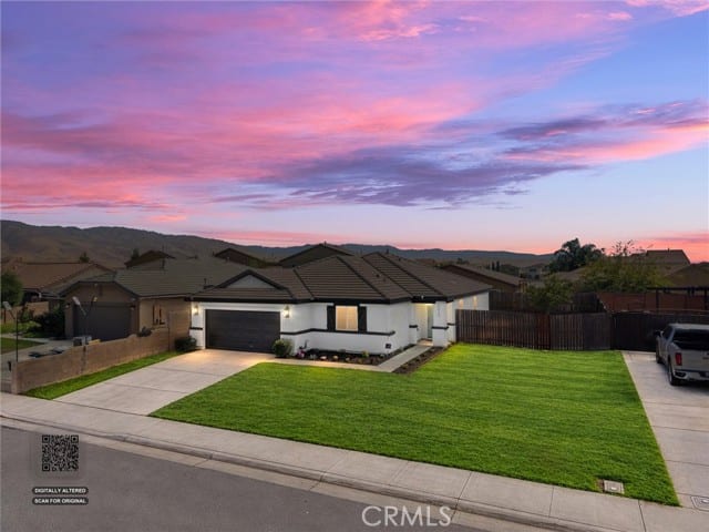 1213 El Camino Real