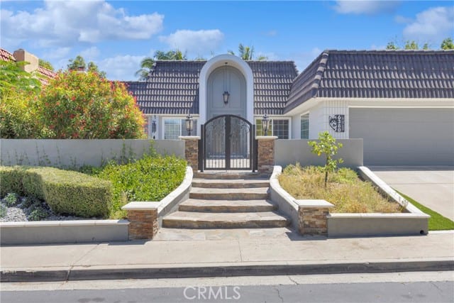 6380 East Bixby Hill, Long Beach, CA 90815