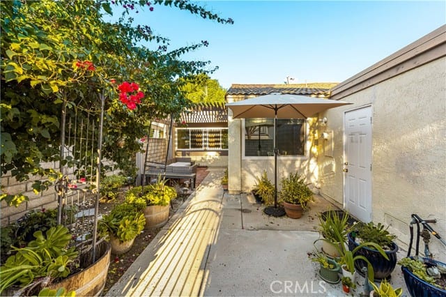 5573 East Vista Del Rio