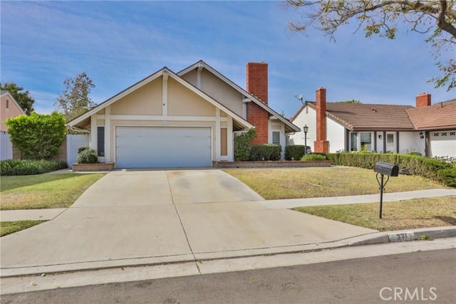 271 North Paseo Picaro