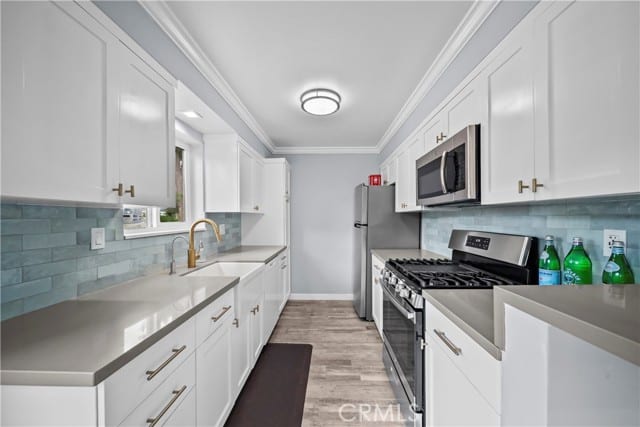 11138 Aqua Vista Street, 52, Studio City, CA 91602