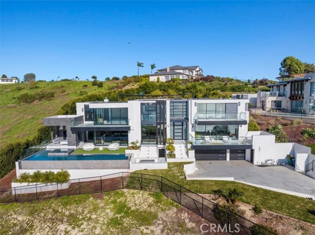 2935 Vista del Mar