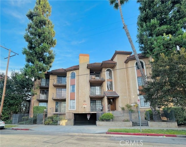 18600 Clark Street, 306, Tarzana, CA 91356