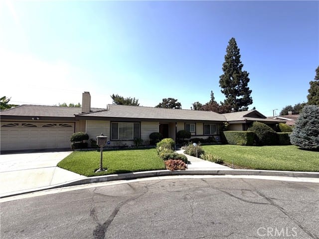 10 East Magna Vista Avenue