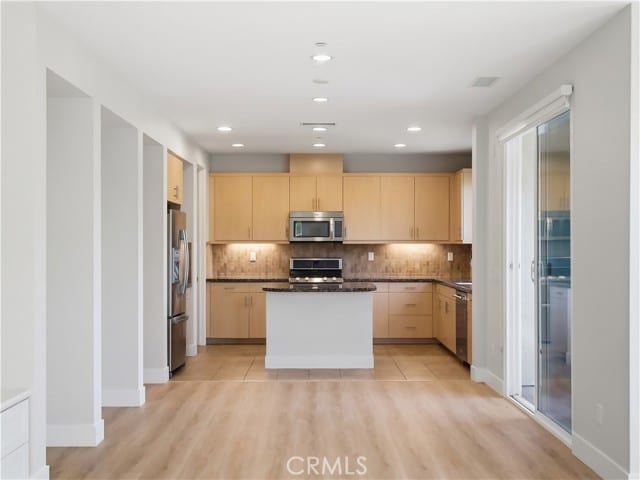 1 Vantis Drive