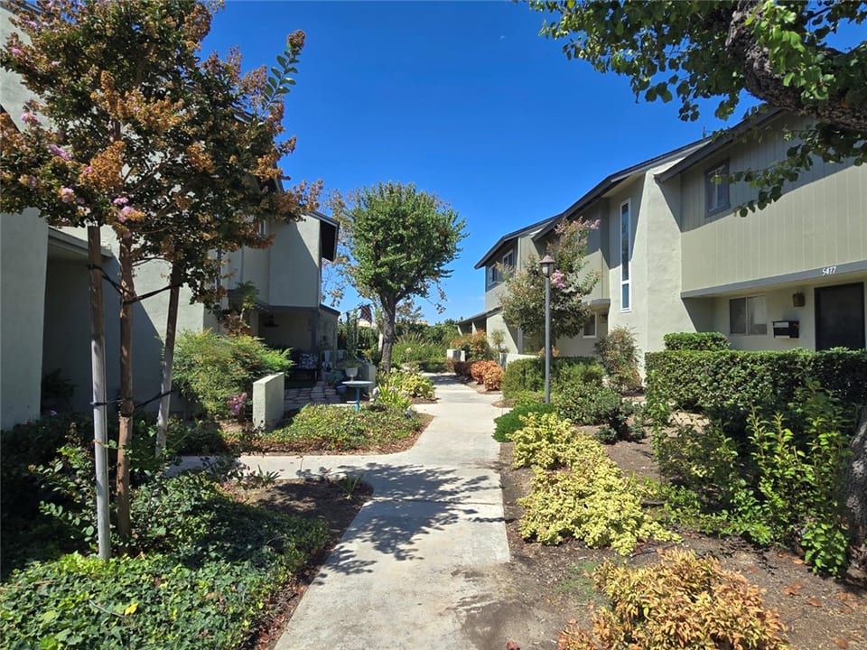 5475 Cajon