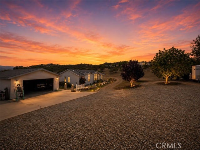 42913 rolling hills dr