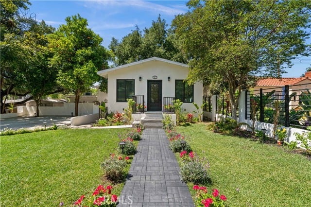 2427 North Verdugo
