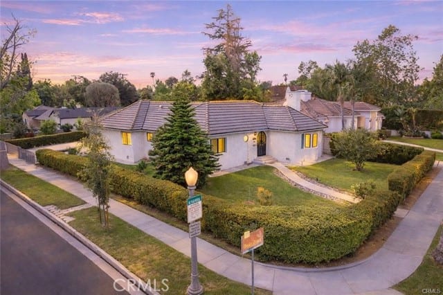 937 North Granada