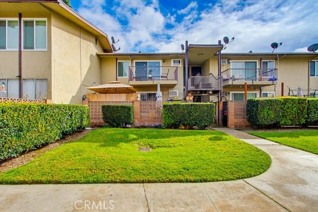 1860 West Glenoaks