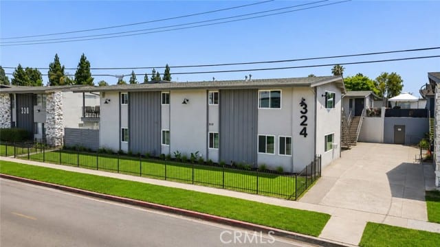 324 East Leatrice Lane