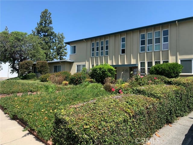 1037 Portola