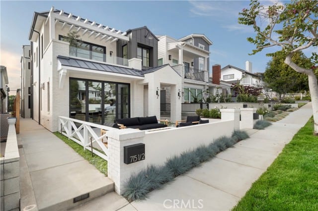 715 Poinsettia Avenue, Corona del Mar, CA 92625