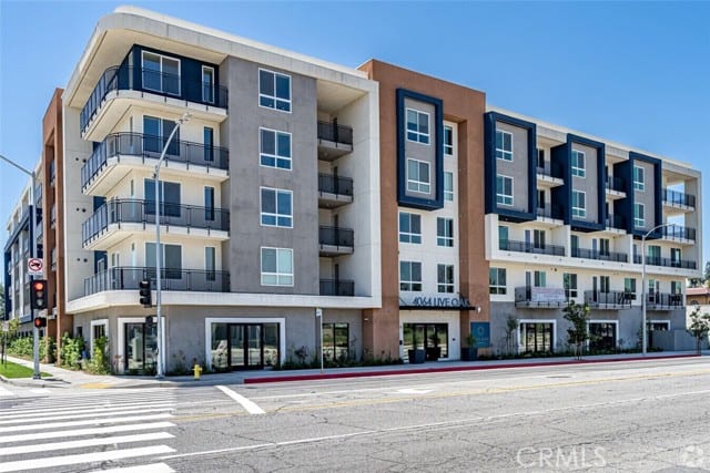 4064 Live Oak