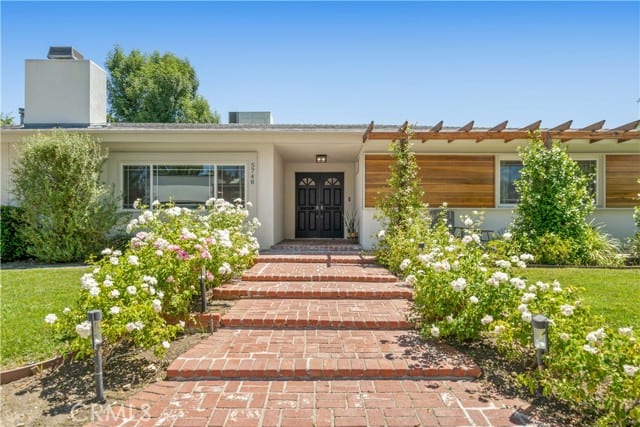 5748 Larryan Drive, Woodland Hills, CA 91367