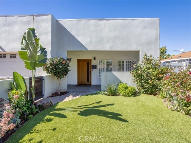 1033 North Pass Avenue, Burbank, CA 91505