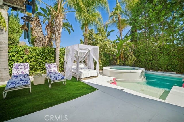 18219 Erwin Street, Tarzana, CA 91335
