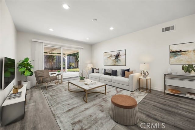 369 San Juan Way, La Canada Flintridge, CA 91011