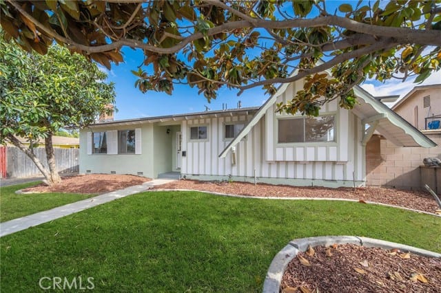 1331 East Banyan