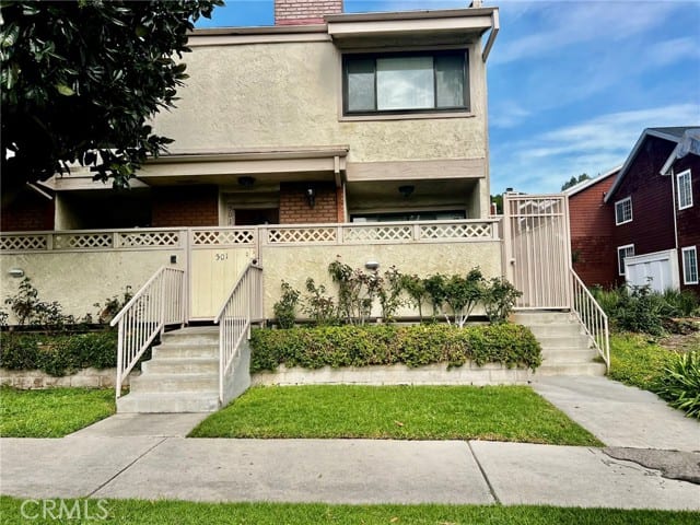19451 Sherman Way, 501, Reseda, CA 91335