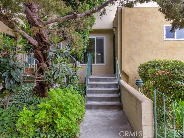 11138 Aqua Vista Street, 18, Studio City, CA 91602