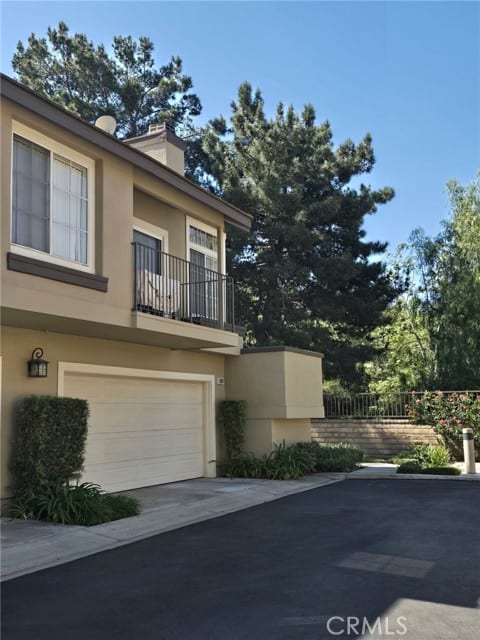 655 South Glenhurst