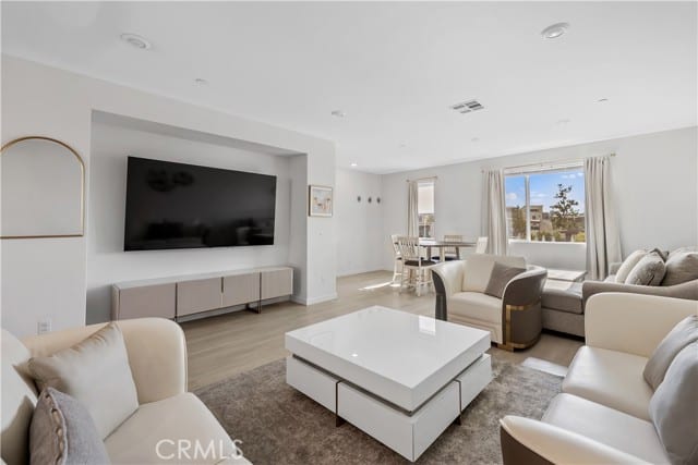 27579 Sanctuary Ct., Valencia, CA 91381