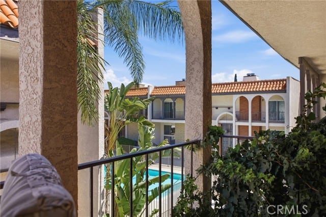 5477 Nestle Avenue, 11, Tarzana, CA 91356