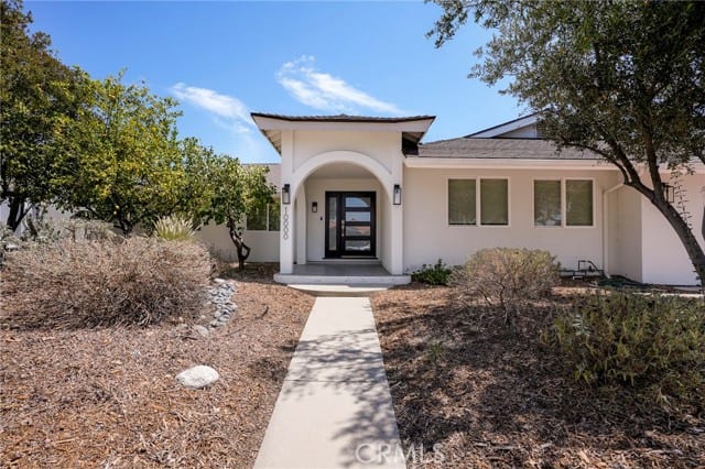10000 Amestoy Avenue, Northridge, CA 91325