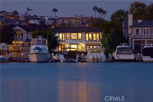 2572 Bayshore Drive, Newport Beach, CA 92663