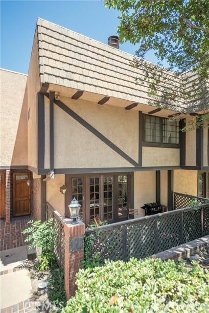 24420 Victory, 06, West Hills, CA 91367
