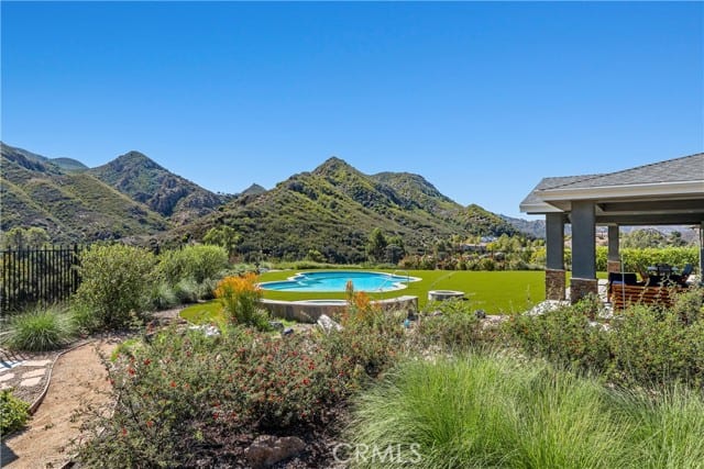 29438 Mulholland Highway, Agoura Hills, CA 91301