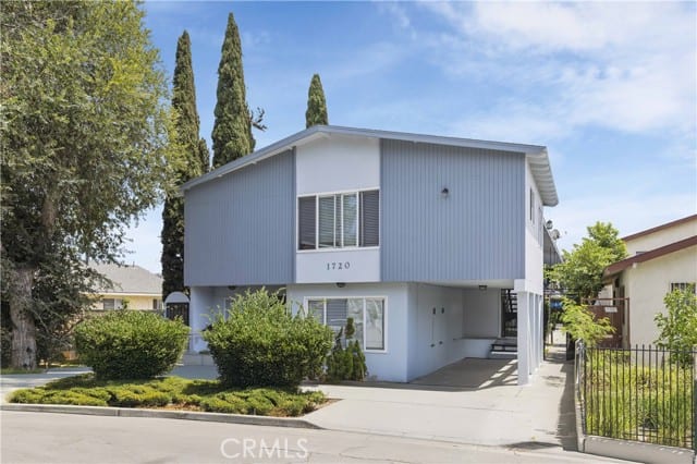 1720 Cerritos Avenue, Long Beach, CA 90813