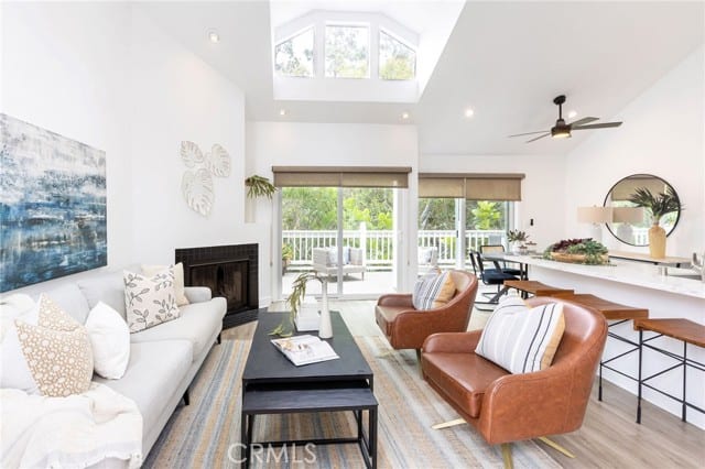 3010 Elmira, 42, Costa Mesa, CA 92626