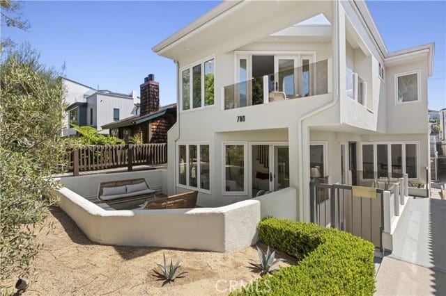 708 Iris Avenue
