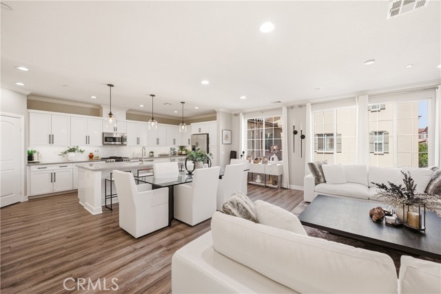 442 Stratus, 4, Simi Valley, CA 93065