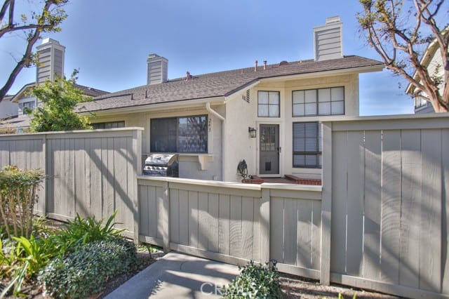 1700 West Cerritos Avenue