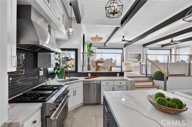 1414 Mar Vista Way