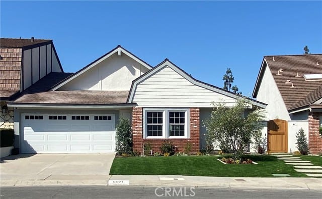 5971 East Avenida La Vida